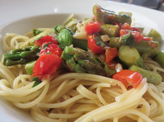 gruener-spargel-pasta