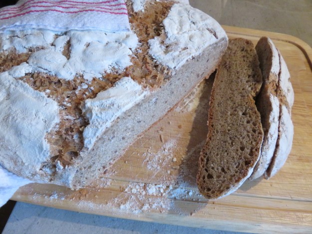 dinkel-leinsamenbrot