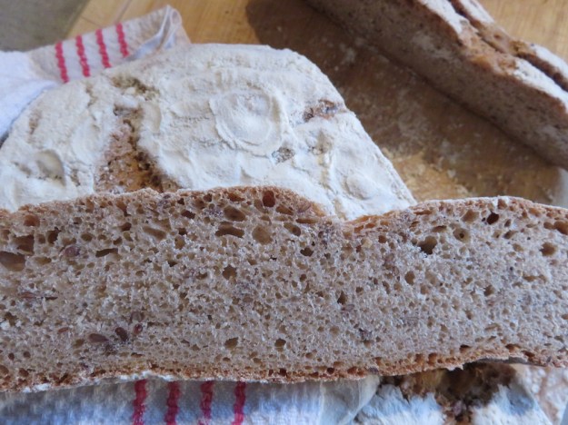 dinkelbrot-leinsamen