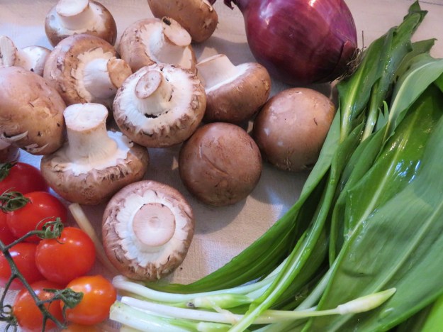 baerlauch-pilze-tomaten