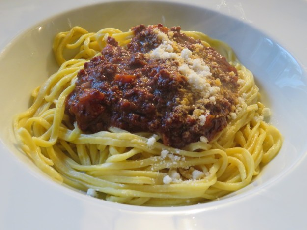 Wildschweinbolognese mit selbst gemachten Spaghetti