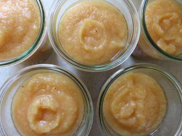 apfelmus-zitronenschale