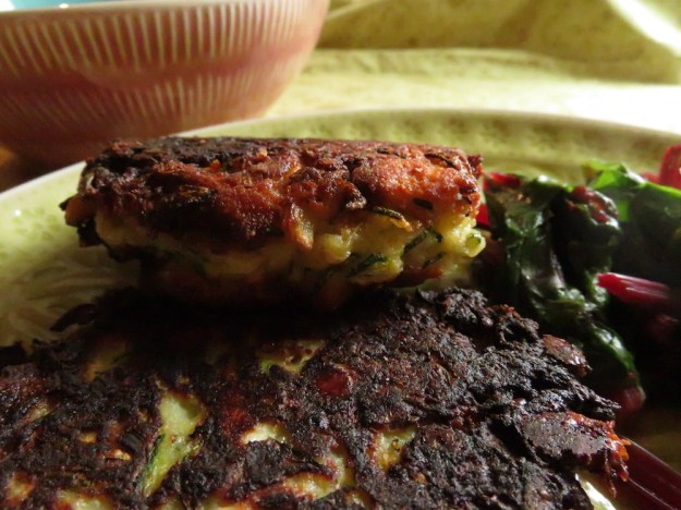 Zucchini-Feta-Bratlinge