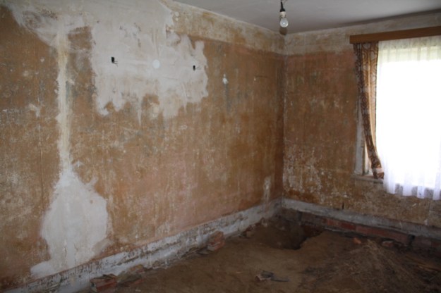 Dielen raus und schon hast Du die schönste Sandkiste im Haus