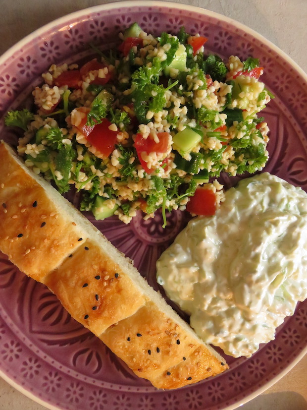 Fladenbrot, Tabuleh und Tzaziki