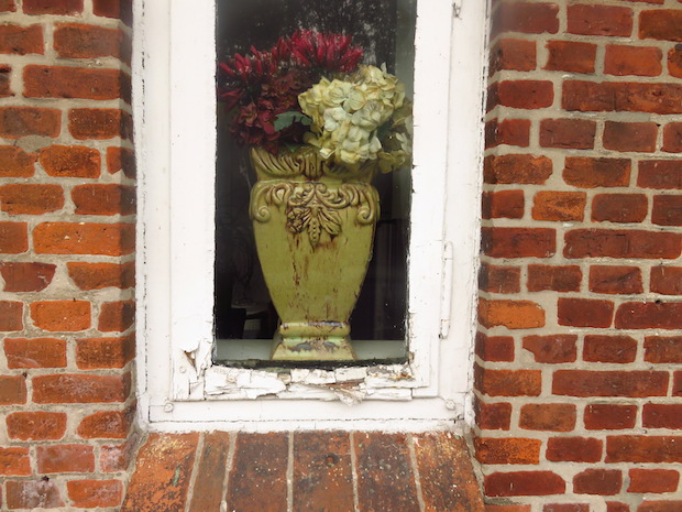 Altes, kaputtes Fenster