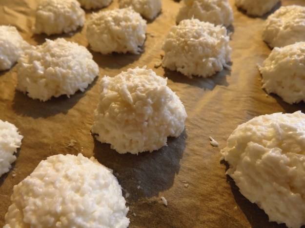 Roher Teig der Kokosmakronen