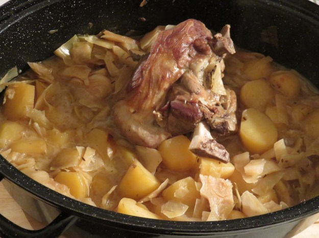 dithmarscher-kohl-lamm-schmortopf