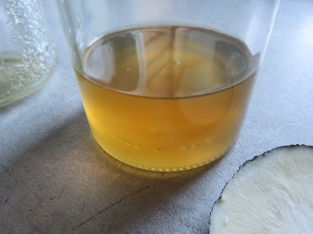 Fertiger Hustensirup aus schwarzem Winterrettich